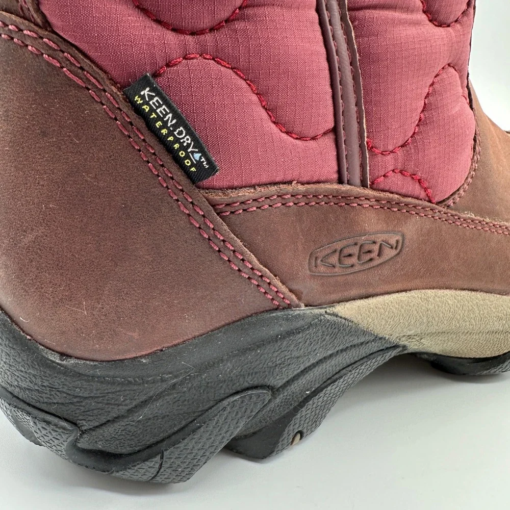KEEN Greta Waterproof Winter Chelsea Boots 7.5 Burgundy Quilted Gorpcore Outdoor